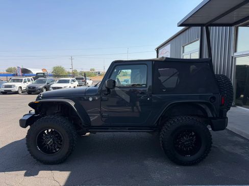 Used 2016 Jeep Wrangler Sport w/ Quick Order Package 23S AWD/4WD image 4