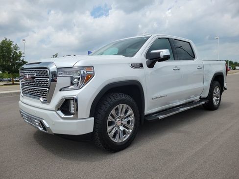 Used 2022 GMC Sierra 1500 Denali w/ Technology Package AWD/4WD image 2