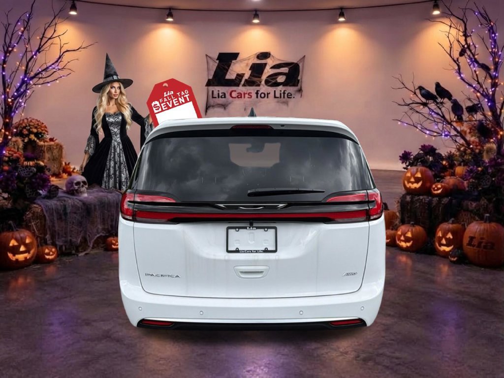 New 2027 Chrysler Pacifica Select AWD/4WD image 4