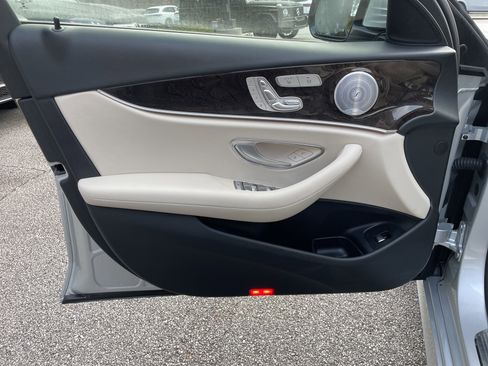 Used 2019 Mercedes-Benz E 300 image 17
