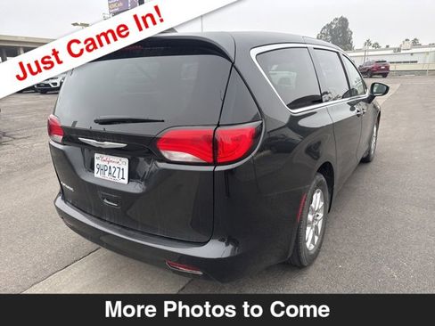 Certified 2023 Chrysler Voyager LX image 6