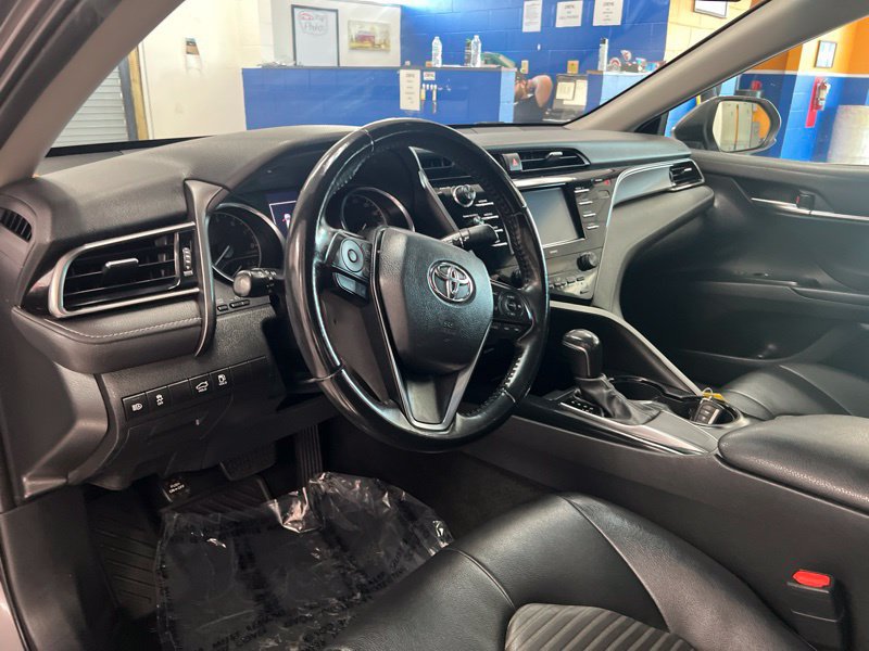 Used 2020 Toyota Camry SE FWD image 17