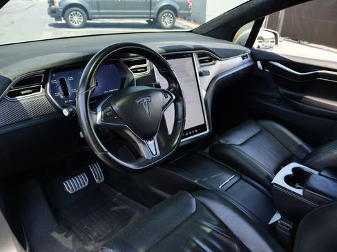 Used 2016 Tesla Model X 90D AWD/4WD image 2