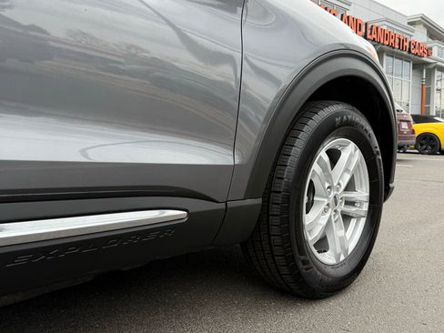 Used 2021 Ford Explorer XLT w/ Equipment Group 202A image 13