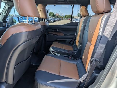 Used 2025 Lexus GX 550 w/ Accessory Package (2T) AWD/4WD image 29