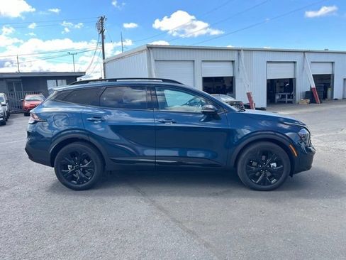 Certified 2025 Kia Sportage X-Line Prestige AWD/4WD image 4