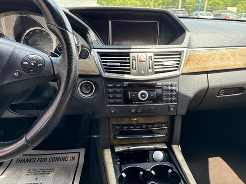 Used 2010 Mercedes-Benz E 350 4dr Sdn E 350 Sport 4MATIC image 18