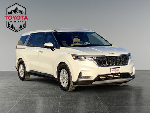 Used 2024 Kia Carnival LX image 7