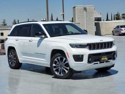 Used 2024 Jeep Grand Cherokee Overland w/ Luxury Tech Group IV AWD/4WD image 2