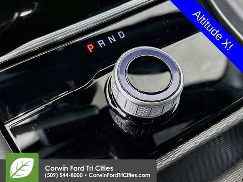 Used 2025 Jeep Grand Cherokee Altitude AWD/4WD image 10