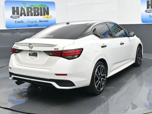 Used 2025 Nissan Sentra SR FWD image 5