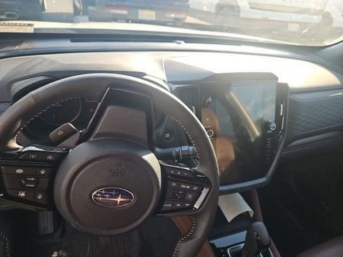 Used 2025 Subaru Forester Touring w/ Popular Package - Touring AWD/4WD image 6