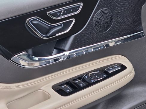 Certified 2024 Lincoln Corsair AWD image 23