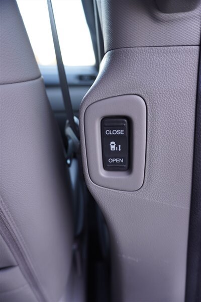 Used 2012 Honda Odyssey EX-L image 34