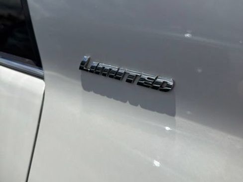Used 2019 Toyota 4Runner Limited AWD/4WD image 12