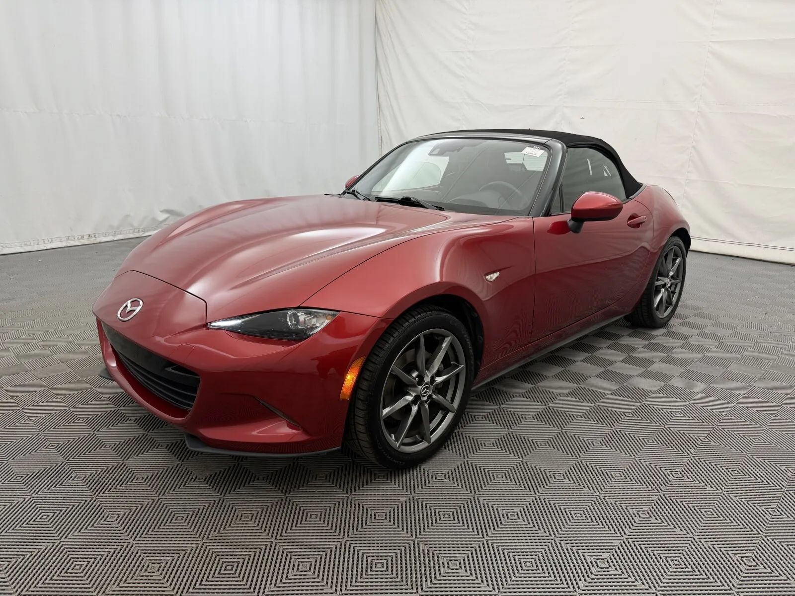 Used 2016 MAZDA MX-5 Miata Grand Touring RWD image 9