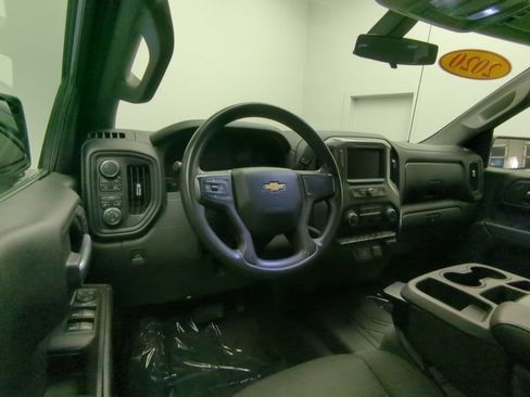 Used 2020 Chevrolet Silverado 1500 Custom w/ Custom Value Package AWD/4WD image 23