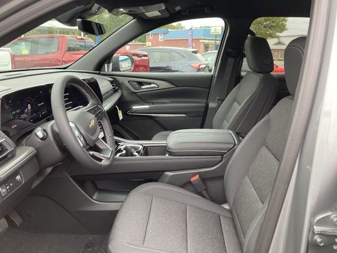 New 2026 Chevrolet Traverse LT w/ Driver Confidence Package image 9