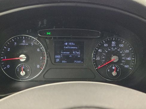 Used 2019 Kia Sorento FWD V6 image 23