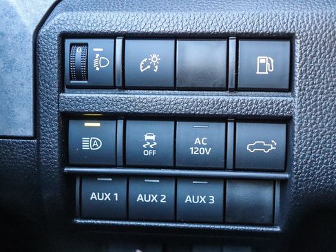 Used 2024 Toyota Tacoma Trailhunter image 31