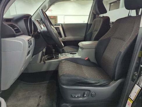 Used 2010 Toyota 4Runner 4WD image 9