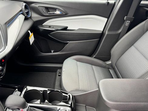 New 2026 Chevrolet Trax LT FWD image 31