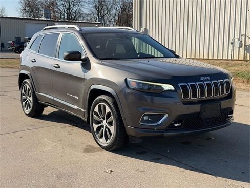 Used 2019 Jeep Cherokee Overland w/ Technology Group image 1