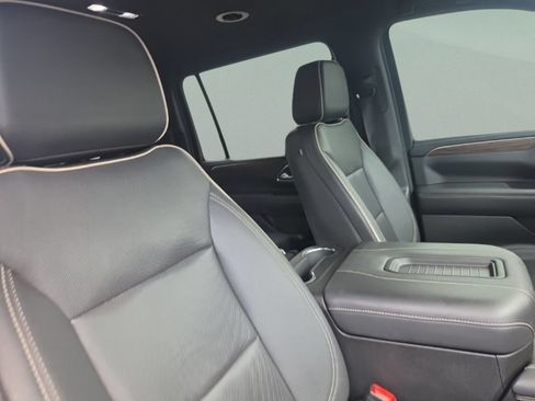 Used 2022 Chevrolet Suburban Premier AWD/4WD image 33
