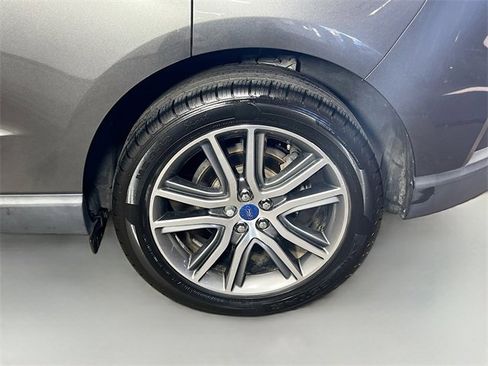 Used 2019 Ford Edge Titanium image 25