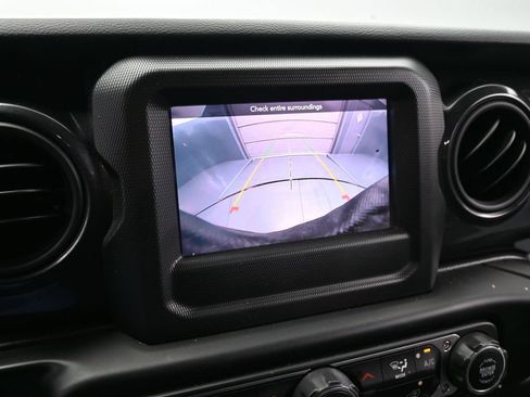 Used 2021 Jeep Wrangler Unlimited Sport AWD/4WD image 13