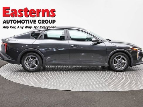 Used 2025 Kia K4 LXS FWD image 4