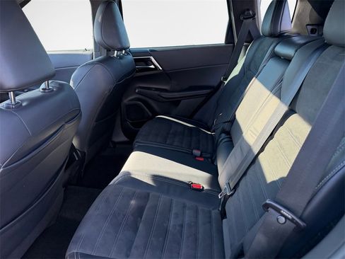 Used 2022 Mitsubishi Outlander SEL Black Edition image 24