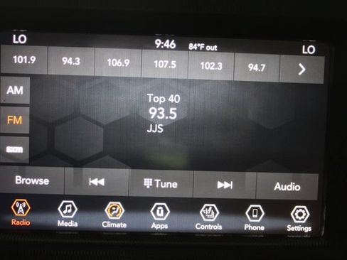 Used 2018 Jeep Wrangler Unlimited Sahara w/ LED Lighting Group AWD/4WD image 14
