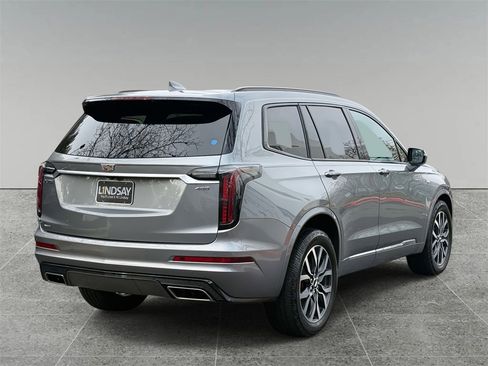 Used 2023 Cadillac XT6 Sport image 10