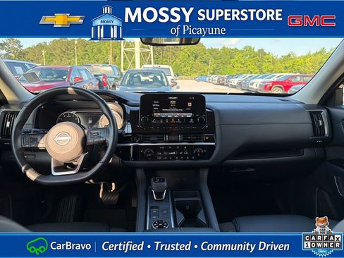 Certified 2025 Nissan Pathfinder SL w/ Cargo Package AWD/4WD image 16
