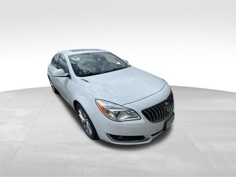 Used 2016 Buick Regal AWD image 1