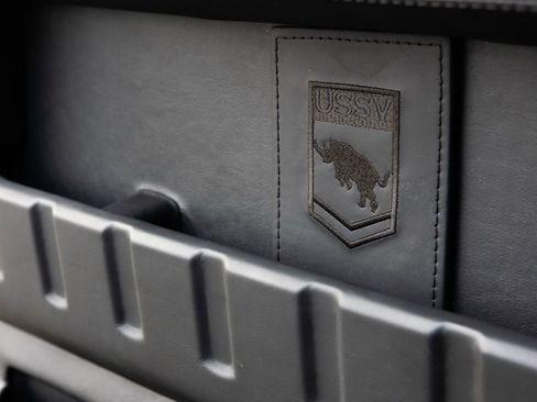 Used 2016 Ford F450 XLT w/ XLT Interior Package image 3