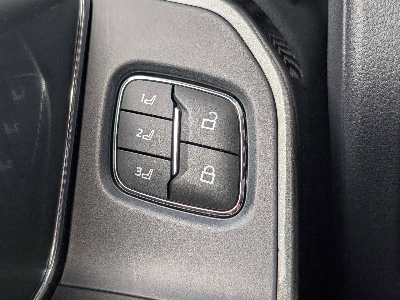 Used 2021 Ford F150 Lariat w/ Equipment Group 502A High AWD/4WD image 11