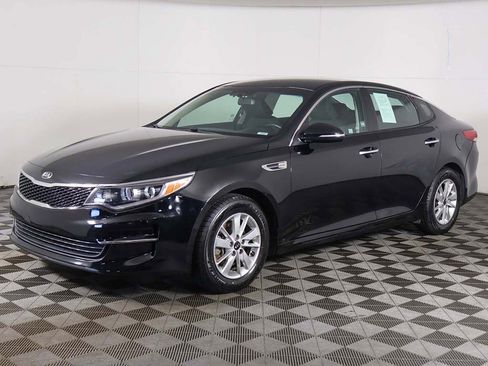 Used 2017 Kia Optima LX image 5