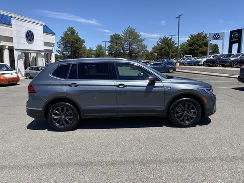 Certified 2023 Volkswagen Tiguan SE FWD image 54