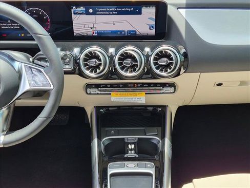 New 2026 Mercedes-Benz GLA 250 image 11