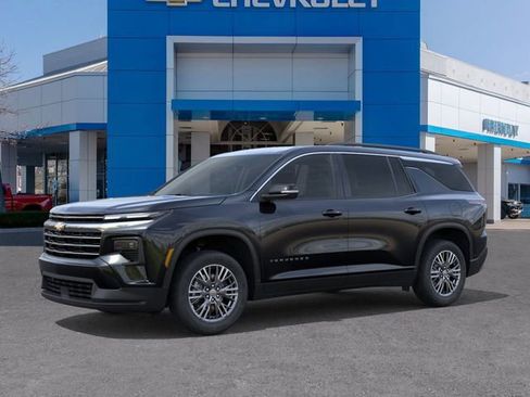 New 2026 Chevrolet Traverse LT image 2