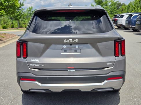 New 2026 Kia Sorento EX FWD image 6