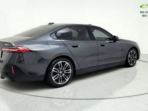 Used 2026 BMW 530i w/ M Sport Package RWD image 9