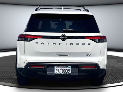 Certified 2022 Nissan Pathfinder SV FWD image 5