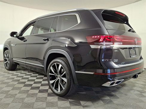 Used 2024 Volkswagen Atlas SEL Premium R-Line image 7