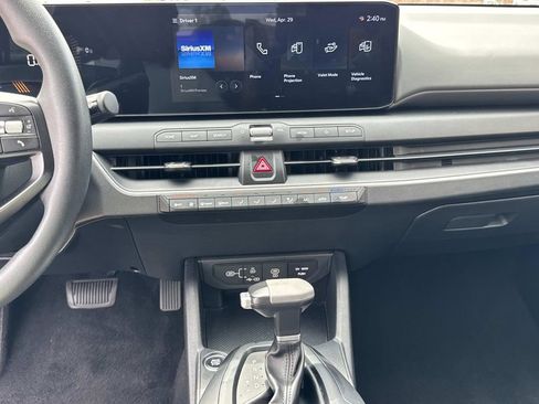 Used 2025 Kia K4 FWD image 42