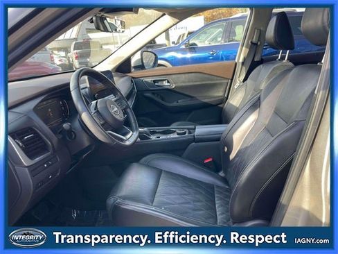 Certified 2023 Nissan Rogue Platinum w/ Platinum Premium Package image 15