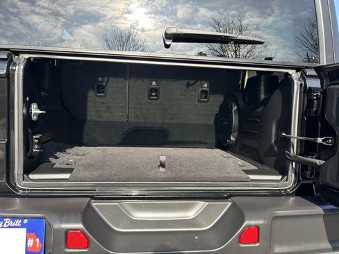 Used 2023 Jeep Wrangler Unlimited Sahara w/ Cold Weather Group image 42