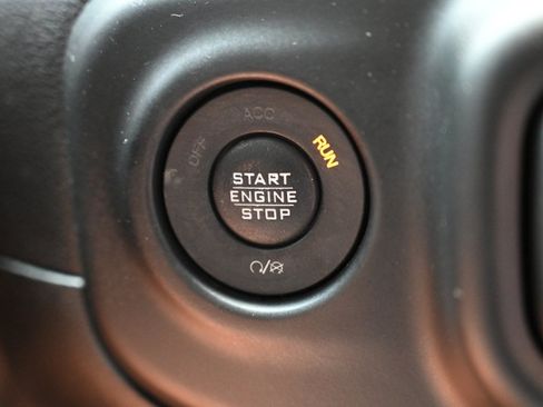 Used 2018 Jeep Wrangler Sport AWD/4WD image 22